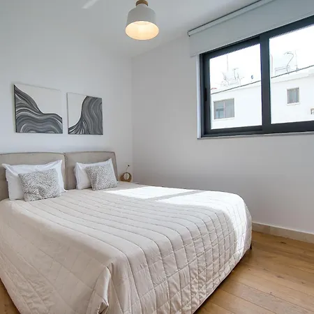 Avenue 103 3 Bed 公寓 *